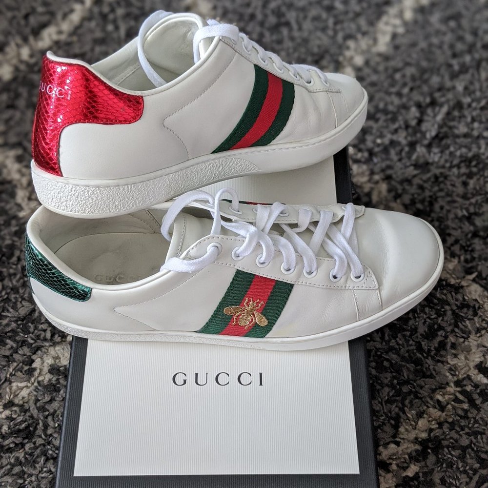 GUCCI Ace Embroidered Bee Sneakers 39